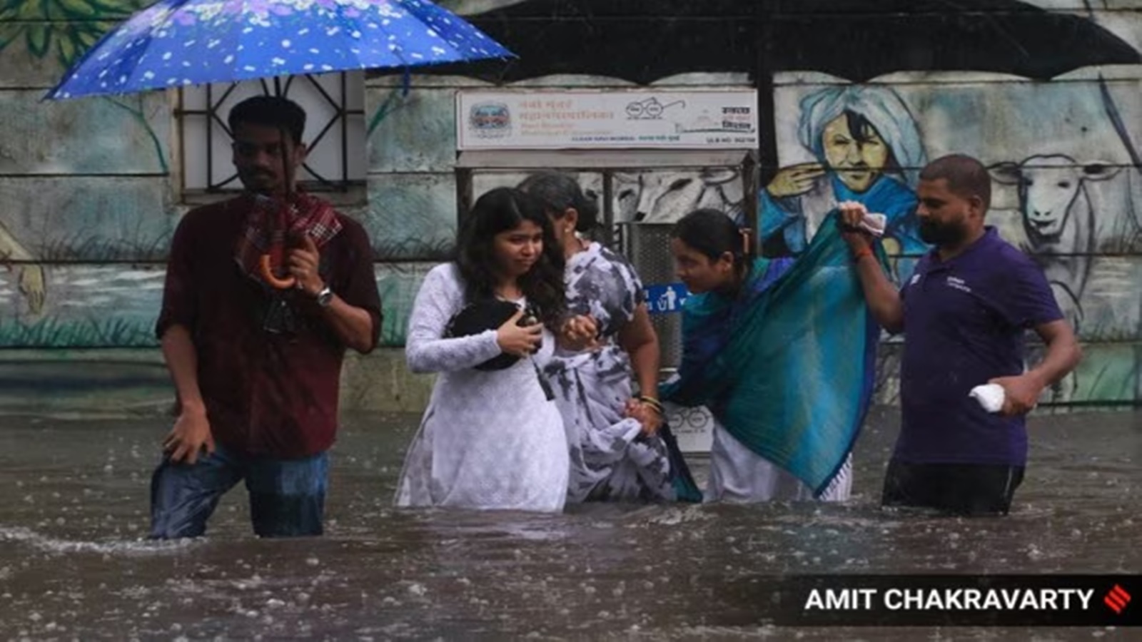 Orange alert issued for Mumbai as heavy rain continues to batter city ...