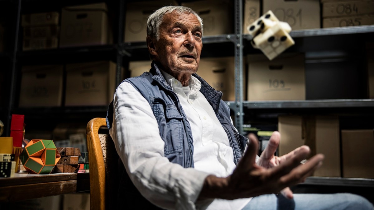 rubik's cube turns 50