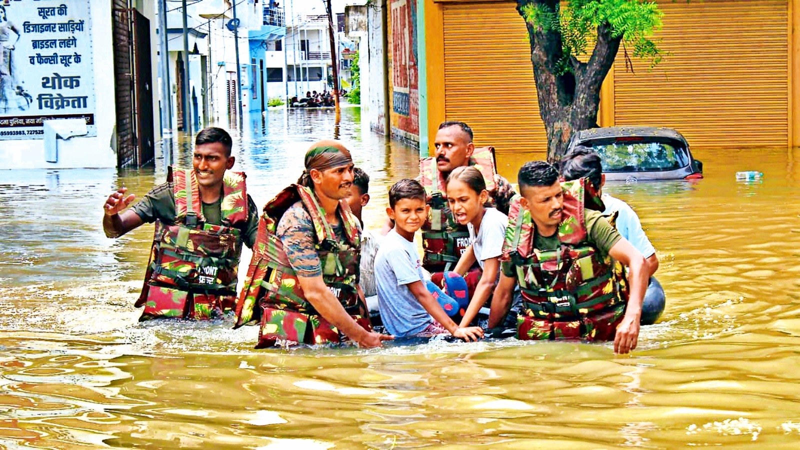 CM Yogi Adityanath Visits Flood-hit Shravasti, Balrampur; Oversees ...