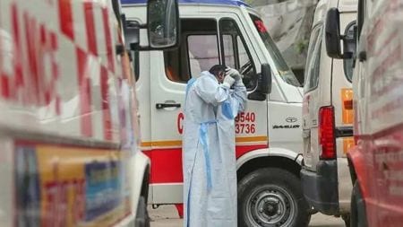 During their agitation in front of the medical superintendent’s office, the contractual and daily rated workers (DRWs) also threatened to go on a large-scale agitation, including a fast-unto-death, if the state government did not agree to their demands. agartala