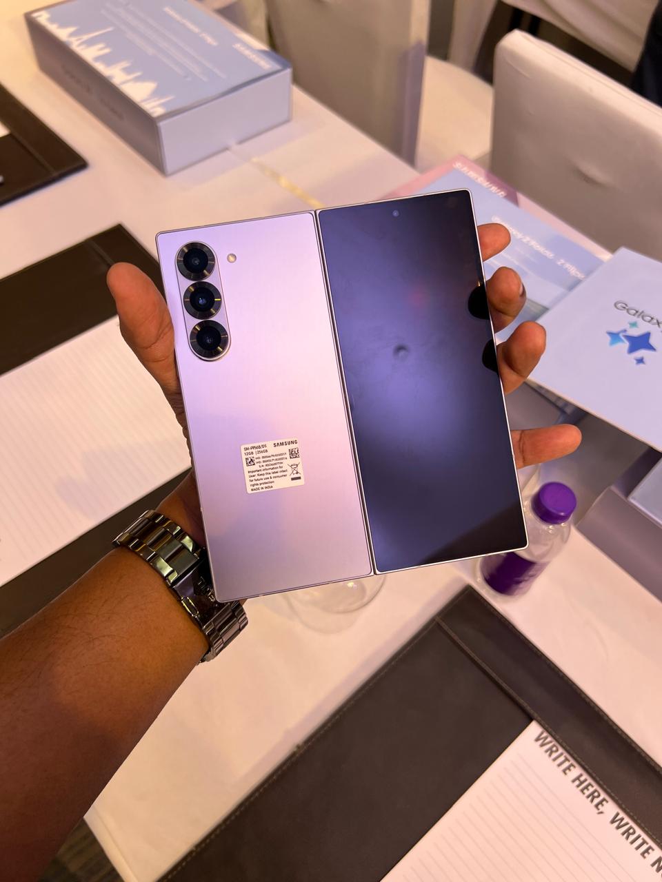  Samsung Galaxy Z Fold6 cover display