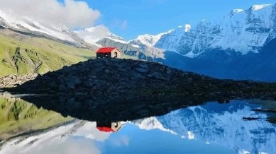 Uttarakhand Bagheshwar temple on glacier