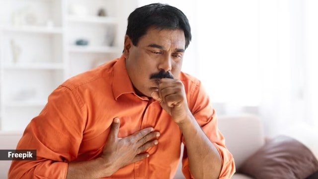 A man experienced a frightening episode when his food pipe became choked after drinking water over dry chia seeds.