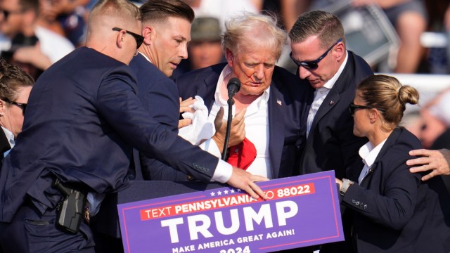 Gunshots at Donald Trump's rally