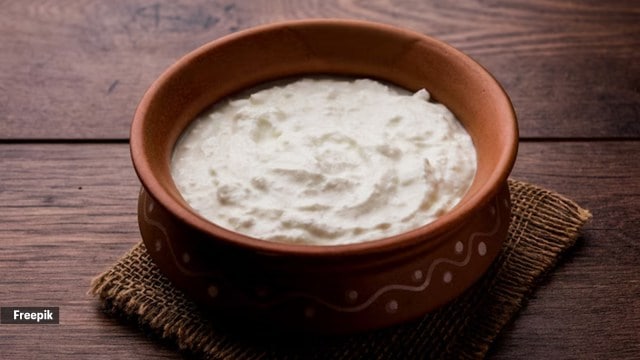 Curd, a staple in many cultures and known for its probiotic properties, is often enjoyed with various additions to enhance its flavour