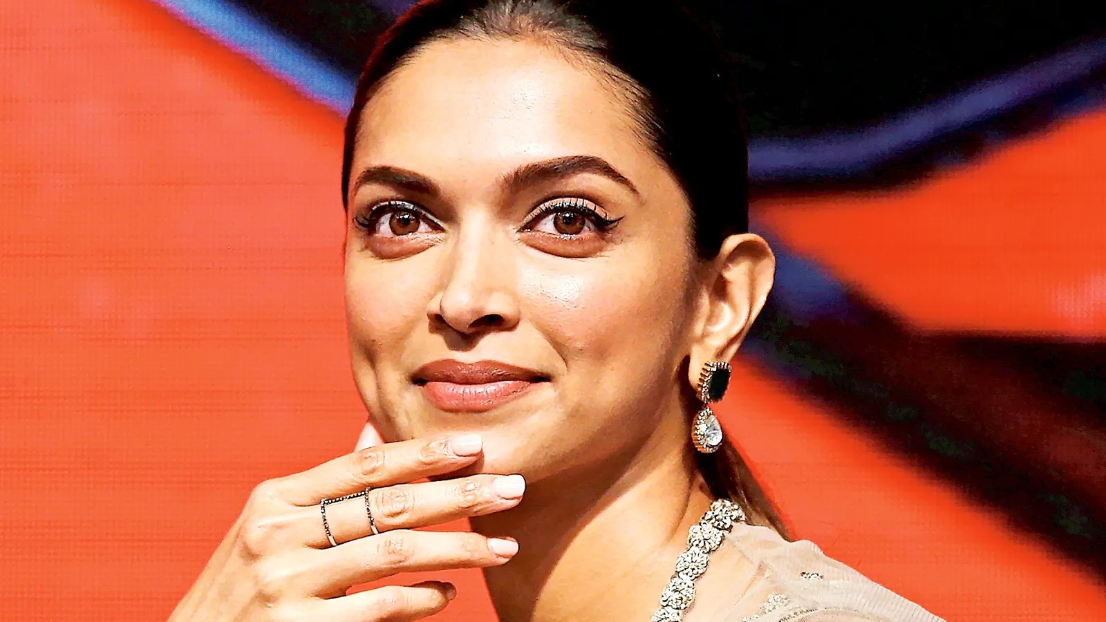 deepika-padukone-is-a-staunch-follower-of-this-type-of-diet-says