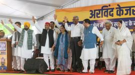 Punjab CM Bhagwant Mann, Samajwadi Party chief Akhilesh Yadav, AAP leader Sanjay Singh, CPI General Secretary D. Raja, CPI(M) General Secretary Sitaram Yechury and Sunita Kejriwal, wife of Delhi CM Arvind Kejriwal, during a protest over the issue of declining health of Arvind Kejriwal, who is lodged in Tihar jail, at Jantar Mantar,