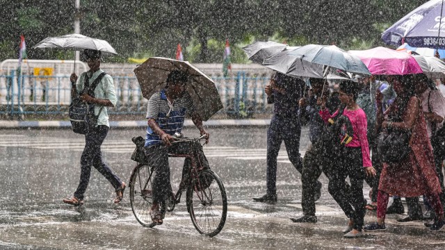 Delhi Rain Live Updates: Heavy rain lashes Delhi NCR