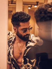 Tauba Tauba! Vicky Kaushal's latest pics bring the house down