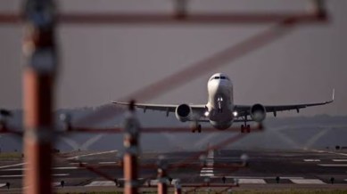 Woman alleges CEO of firm promoted by Jindal 'groped' her on flight ...