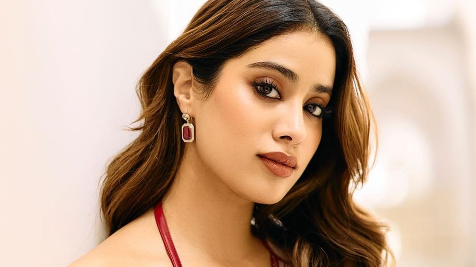 Janhvi Kapoor finds the Gen Z concept of situationship ‘retarded,’ has piece of advice for women