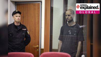 Russia sentences journalist to prison