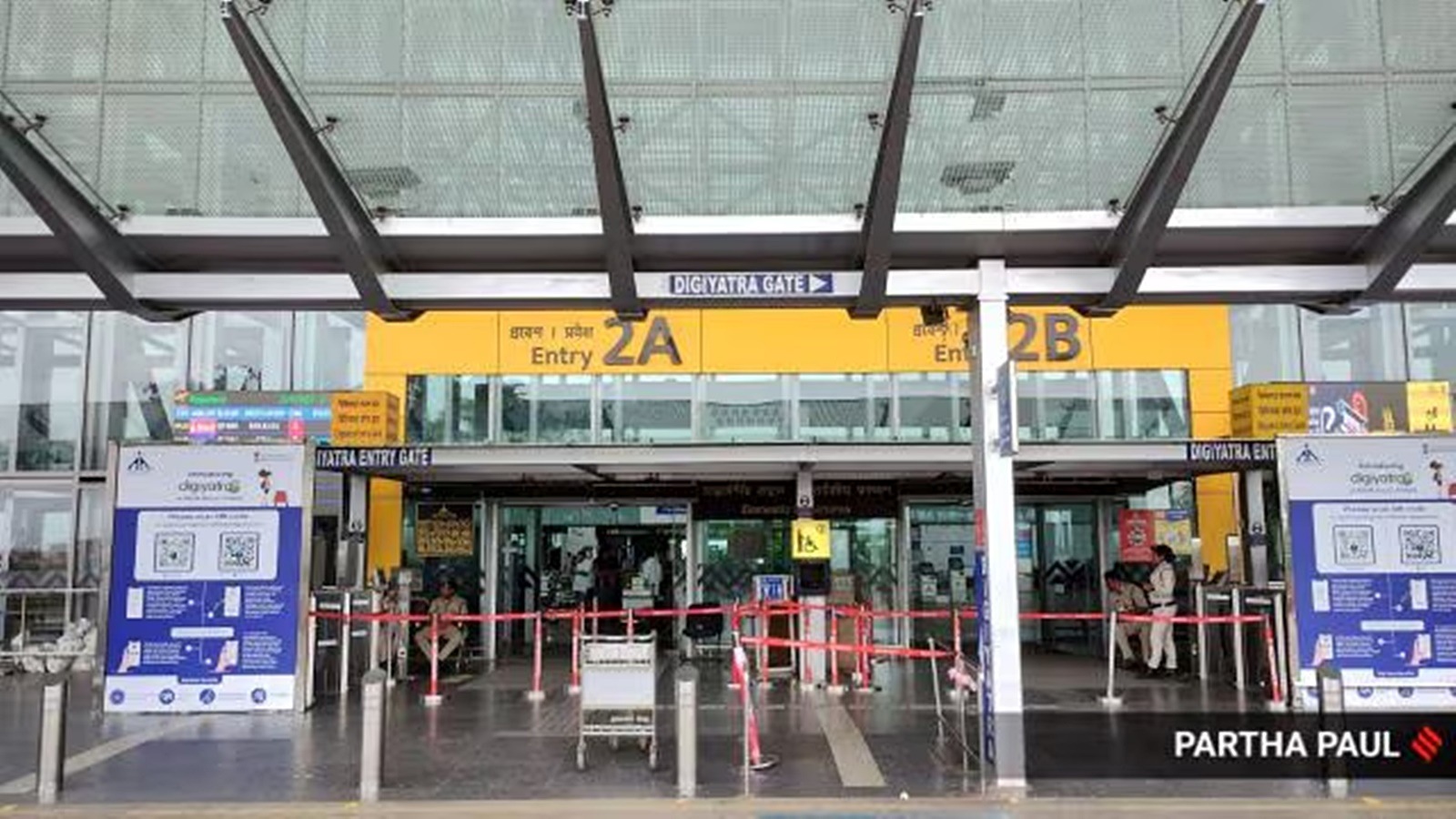 Kolkata airport flights delayed, Kolkata airport flights cancelled