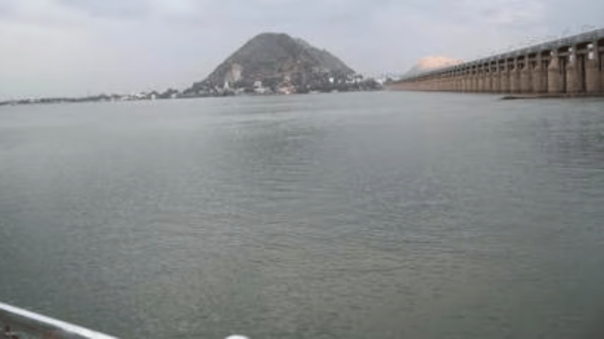 The deployment in Sangli comes a day after the Army deployed rescue and relief column in Ekta Nagar area of Pune.