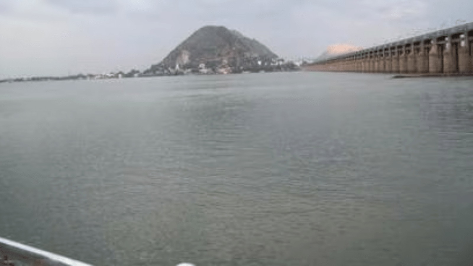 The deployment in Sangli comes a day after the Army deployed rescue and relief column in Ekta Nagar area of Pune.