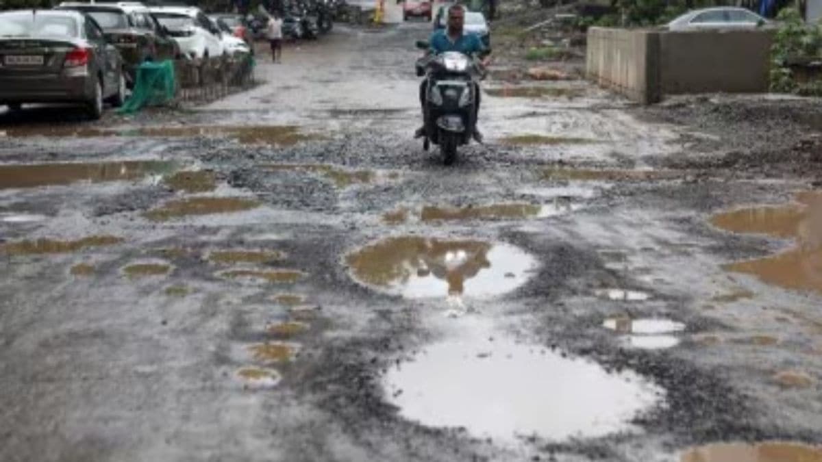 Deputy Chief Minister said that Rs 15 lakh has been provided to each ward to fix the potholes and the BBMP has set up a batch mix unit to repair the potholes. (File Photo/Representational)