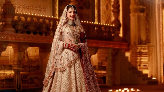 Bride Radhika Merchant wears Abu Jani Sandeep Khosla lehenga inspired ...