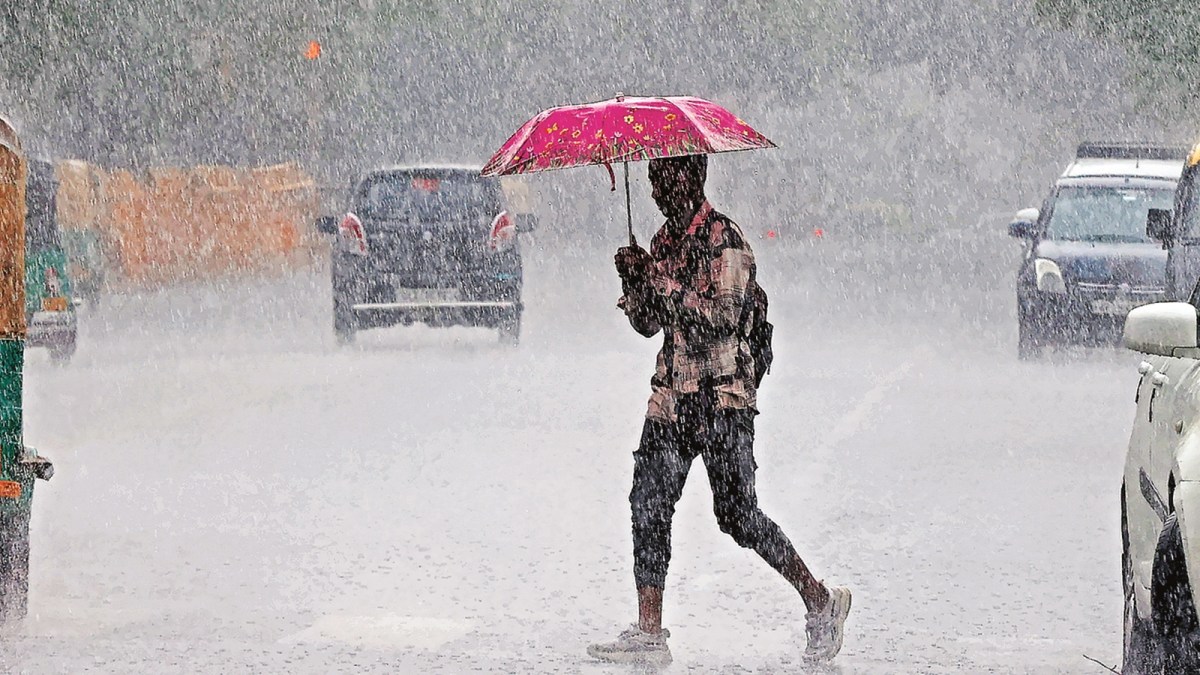 Delhi rains, delhi heavy rainfall, cloudburst, IMD weather prediction, delhi rain news, delhi waterlogging, delhi flood like situation, delhi news, Indian express news