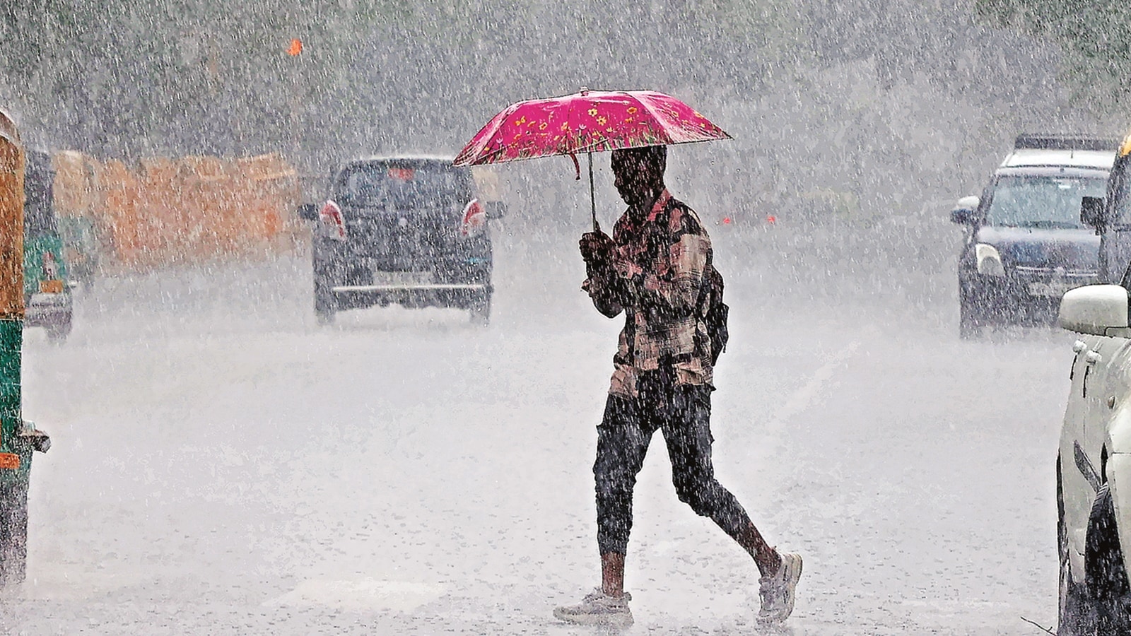Delhi rains, delhi heavy rainfall, cloudburst, IMD weather prediction, delhi rain news, delhi waterlogging, delhi flood like situation, delhi news, Indian express news