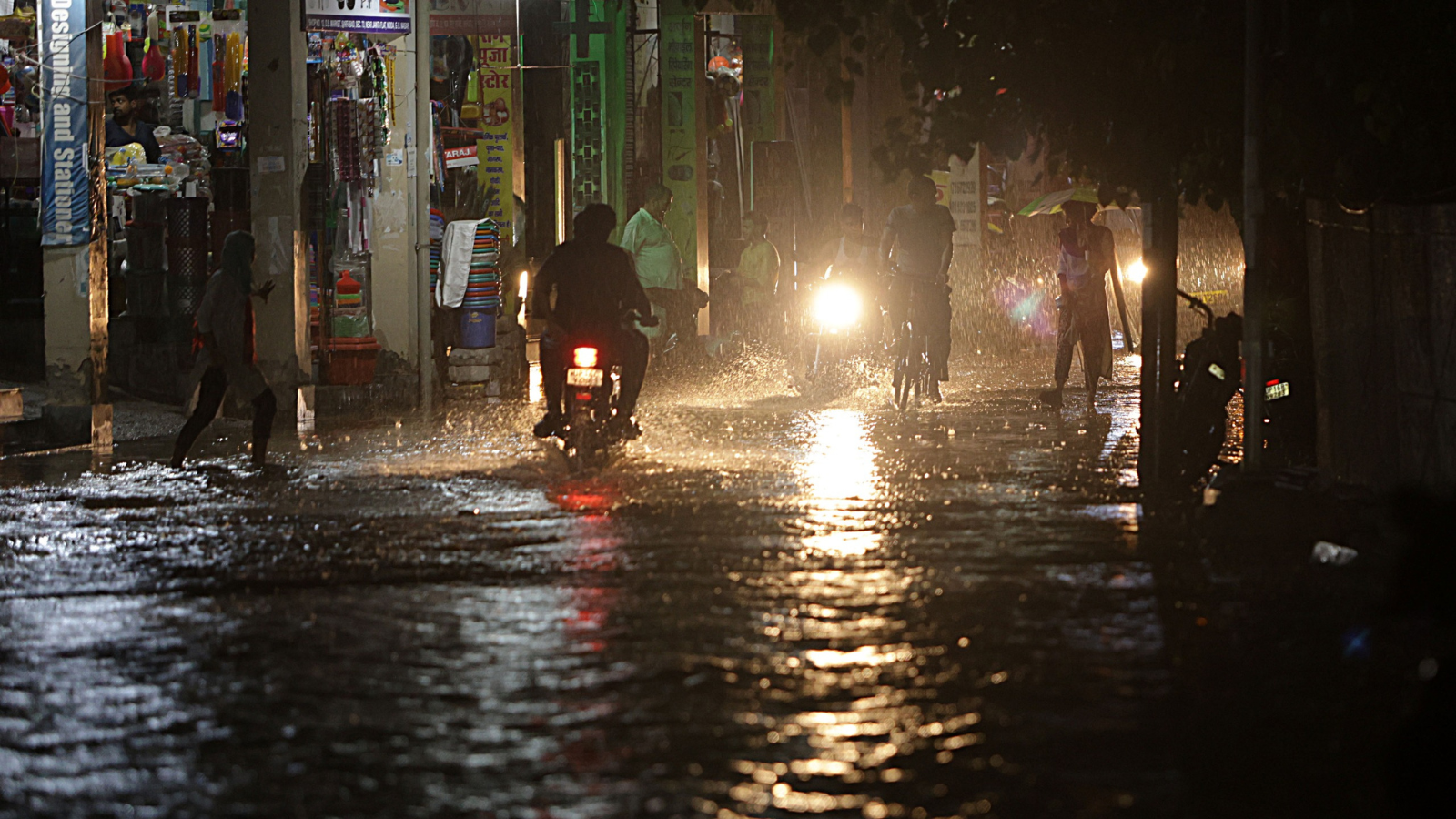 Delhi Rains Live Updates IMD issues red alert as Delhi hits 100mm