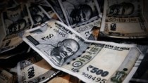 Rupee falls 1 paisa to 83.50 against US dollar