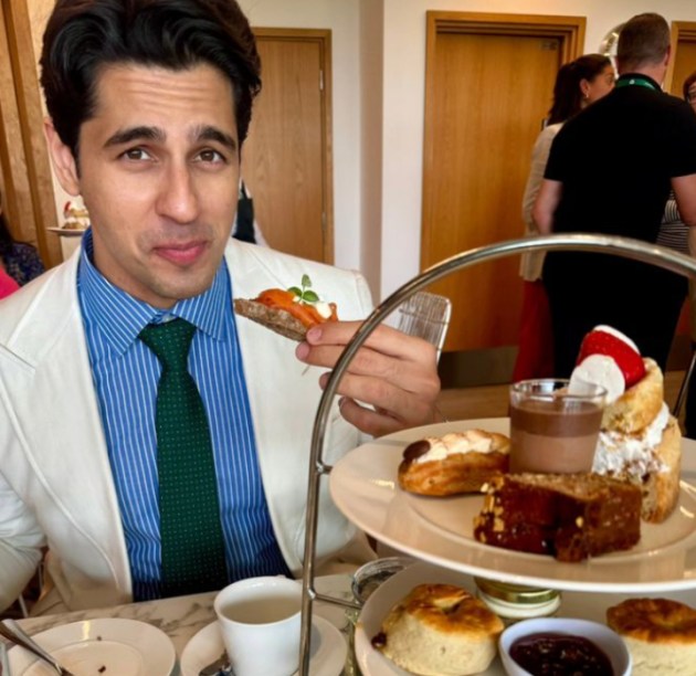 Sidharth was seen enjoying a nice meal at the grand game as well.