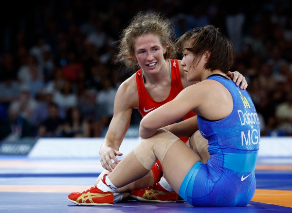 Sarah Hildebrandt reacts after winning the match against Otgonjargal Dolgorjav of Mongolia. REUTERS/Kim Kyung-Hoon