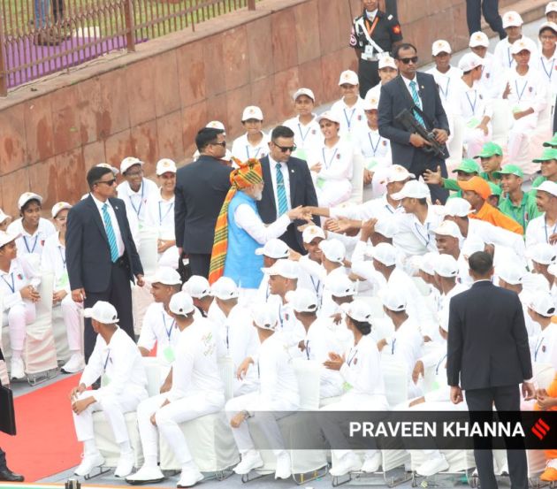 At the Red Fort, Prime Minister Modi declared, "We take immense pride in being the descendants of the 40 crore people who ended colonial rule in India. Today, as a nation of 140 crore, if we unite with a shared resolve and move in a single direction, we can achieve 'Viksit Bharat' by 2047, overcoming all obstacles in our path."