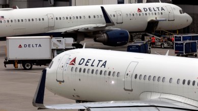 Delta Airlines flight, b-52 bomber
