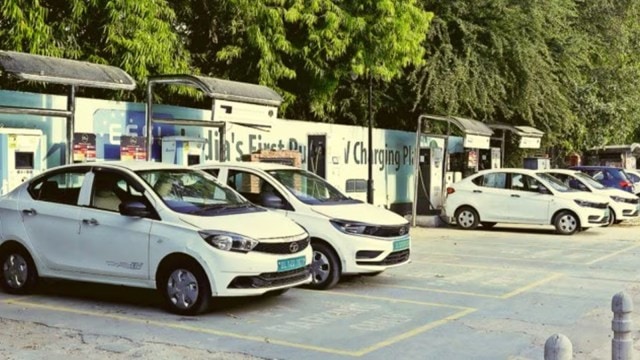 Electric Vehicles, EV makers, UP hybrid registration waiver, Uttar Pradesh Chief Secretary, hybrid electric vehicles, car manufacturers, Tata Motors, Hyundai, portfolio of hybrid cars, Indian express news