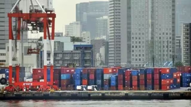 Trade deficit India July 2024, Rising trade deficit in India, India's trade deficit increase, Global goods demand and trade deficit, Merchandise exports decline and trade deficit, Import surge and trade deficit India, Crude oil prices impact trade deficit, Gold import duty and trade deficit, Petroleum imports and trade deficit, Engineering goods export performance, Economic impact on trade deficit, India’s trade deficit with rising crude prices, Export disruptions and trade deficit, Ministry of Commerce and Industry trade data