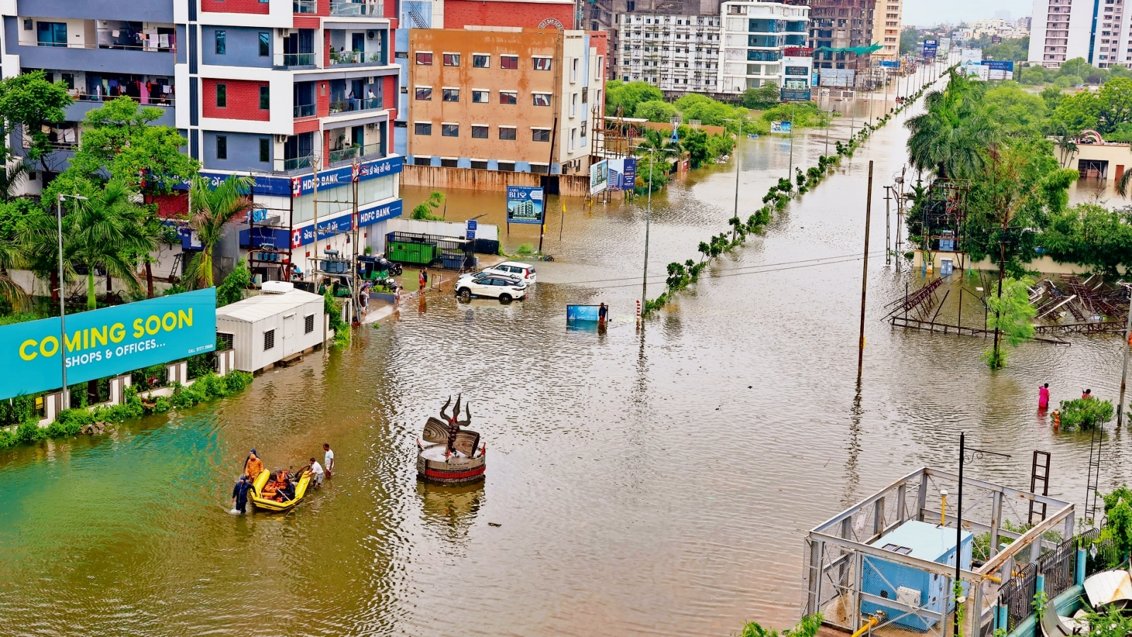 Vishwamitri overflows, over 8,000 people evacuated in Vadodara ...