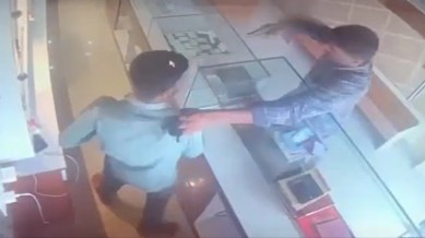 pune jwellery heist, Pune jewellery store heist, Pune daylight robbery Hinjewadi heist, Hinjewadi jewellery shop robbery, pune heist, pune jwellery heist news, artificial gold ornaments robbed, Pune police, Indian express news