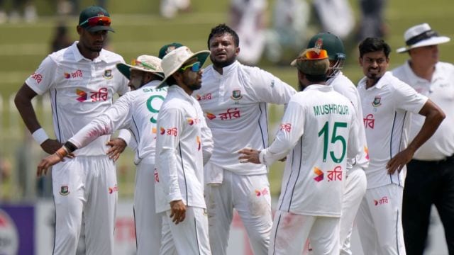  Shakib Al Hasan 3  wickets