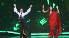 Karisma Kapoor and Shraddha Kapoor dance to Le Gayi on the sets of India's Best Dancer 4