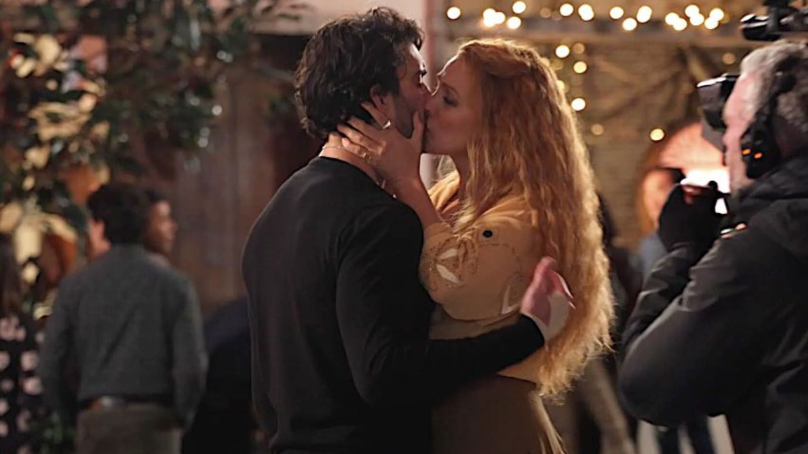Blake Lively claims her It Ends With Us co-star Justin Baldoni fat-shamed  her, the kiss between the two lasted longer: reports | Hollywood News - The  Indian Express