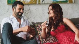 Twinkle Khanna checks husband Akshay Kumar's mobile phone?