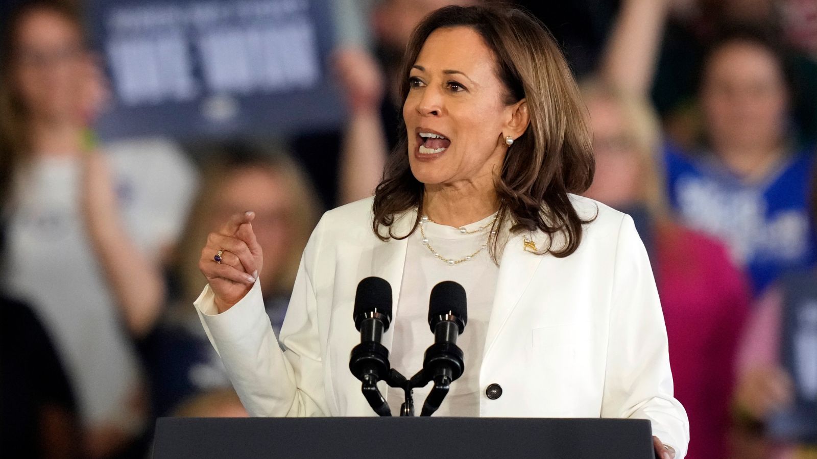 Kamala Harris to cap Democratic convention with historic speech