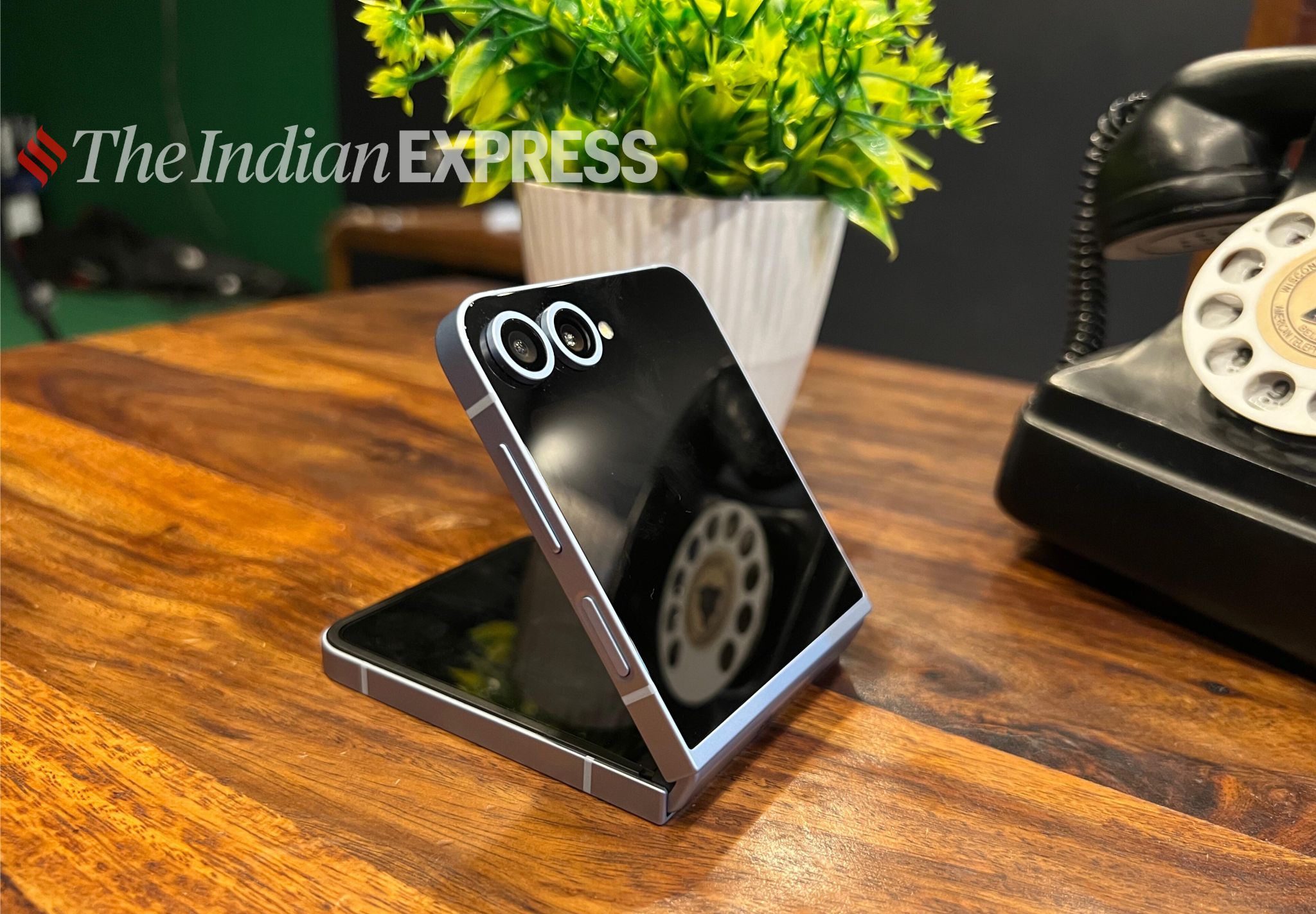 Galaxy Z Flip 6 Hinge
