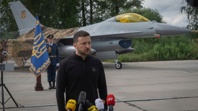 Zelenskyy Ukraine fighter jets