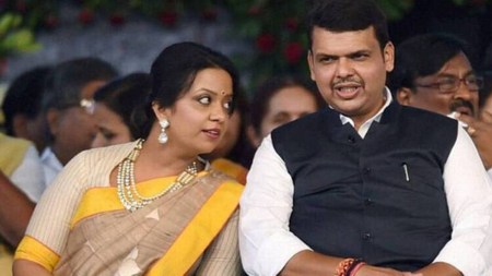 Amruta Fadnavis extortion case, return of seized gadgets, Aniksha Jaisinghani, Devendra Fadnavis, Amruta Fadnavis, Indian express news