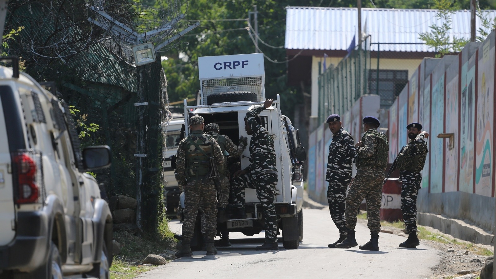 Encounter breaks out at Anantnag, two soldiers wounded | India News - The  Indian Express