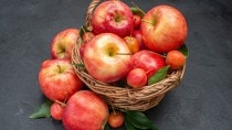 Can eating apples help remove forehead acne?