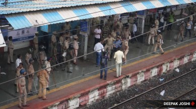 badlapur sexual abuse case, badlapur protest, thane protest