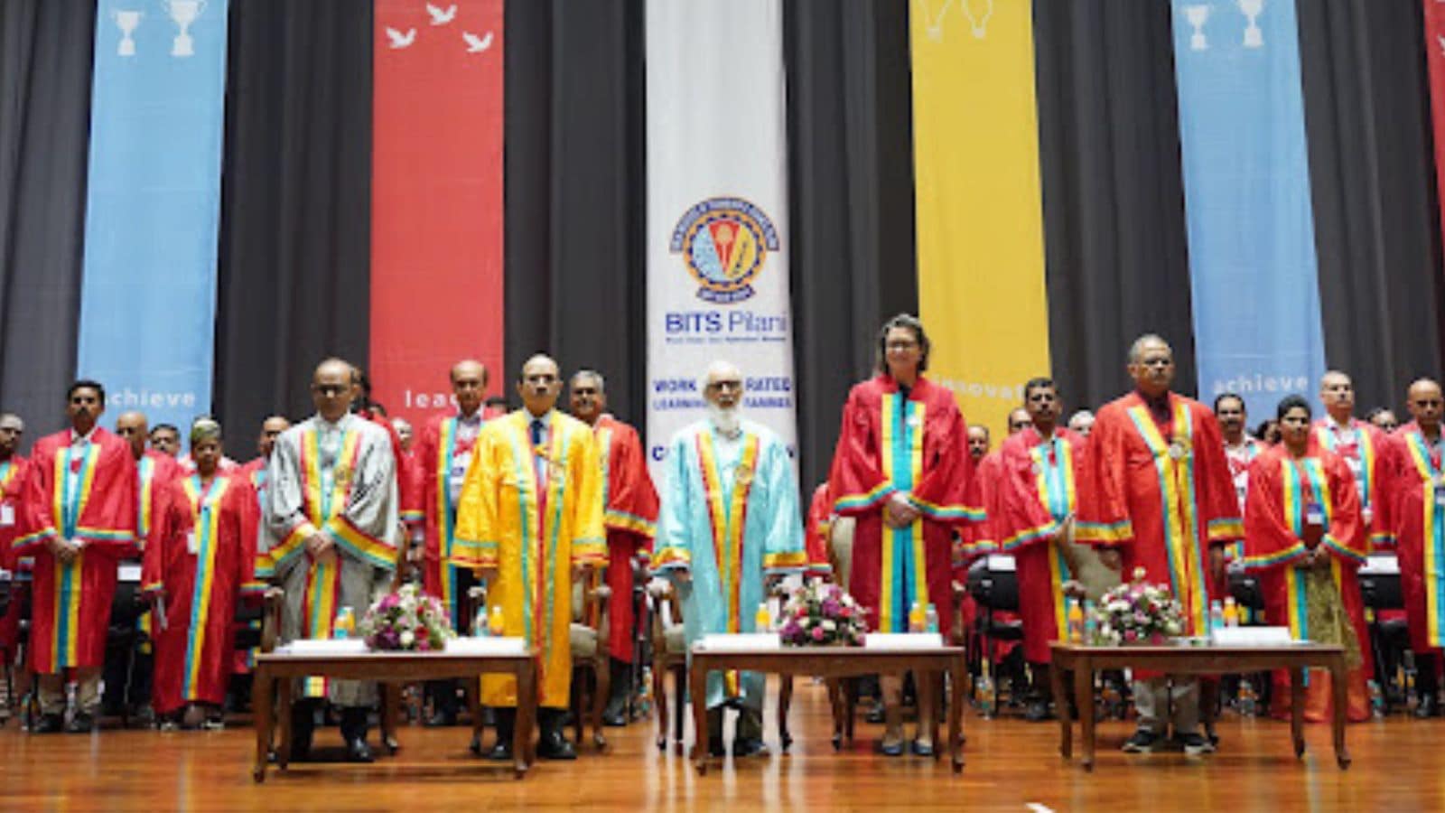 BITS Pilani awards degrees to over 7,000 working professionals in convocation using Metaverse BITS Pilani awards degrees to over 7,000 working professionals in convocation using Metaverse