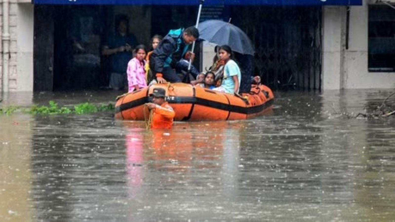 Maharashtra flood, flood management, MITRA initiative, MITRA governing council meeting, what is Maha STRIDE project, Mumbai planning Department, Indian express news