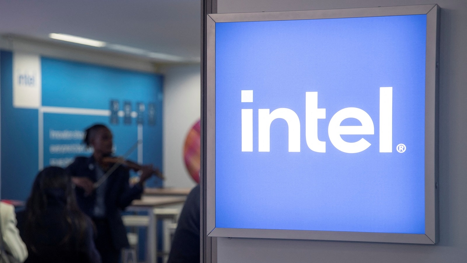 Intel to cut 15% jobs, suspend dividend in turnaround push; shares plummet
