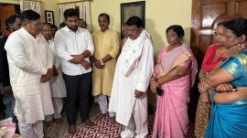 BJP leaders paying their respects at Jual Oram's residence. (Photo: BJP Odisha/ X)