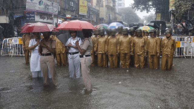 Heavy rain is likely in other districts of south Bengal, including Kolkata.