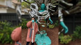 mark zuckerberg statue